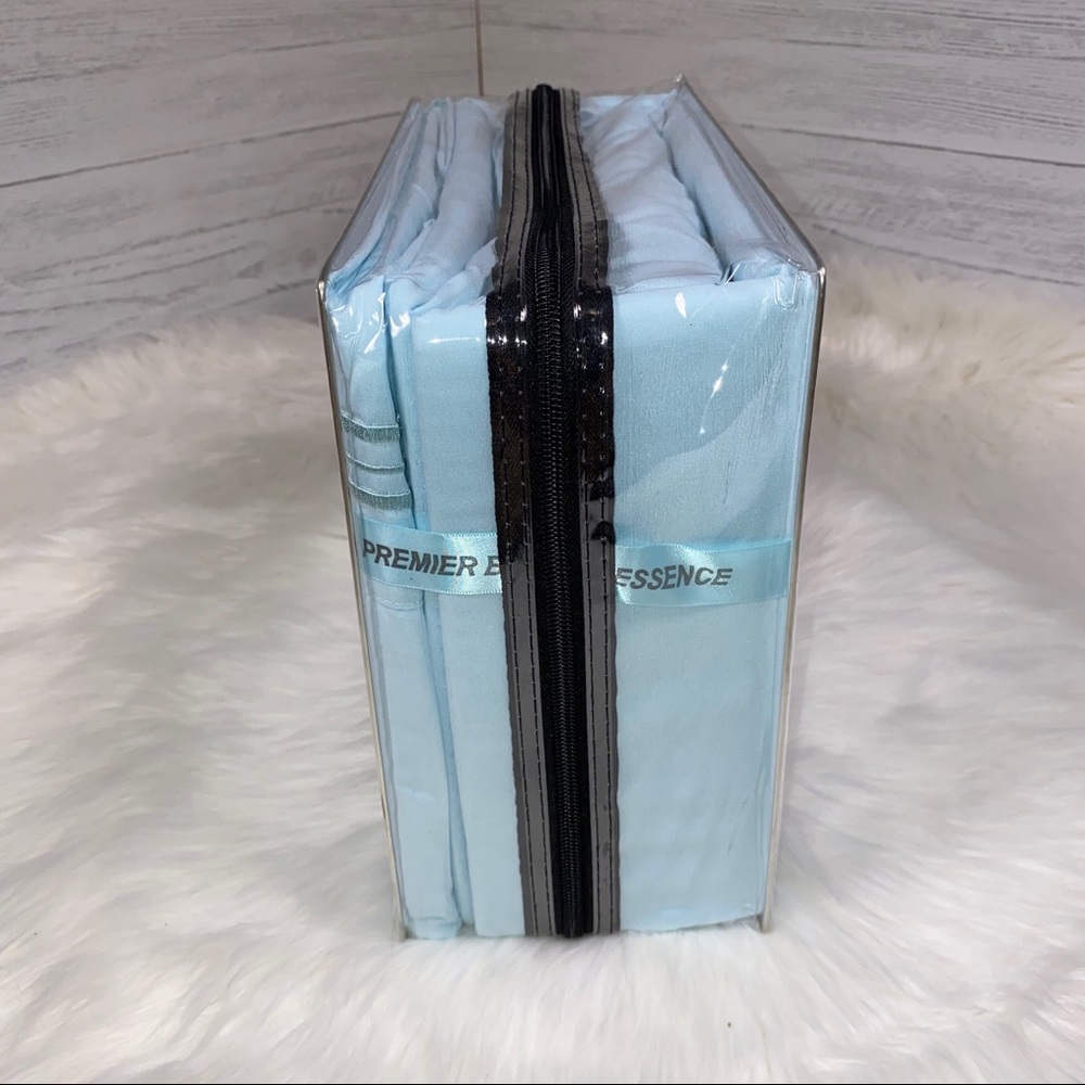 ⭐️FINAL STOCK⭐️King 4pc Ice Blue Bedsheets - Picture 3 of 7